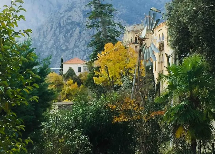 Avec Vue Et Piscine Privee Holiday home *