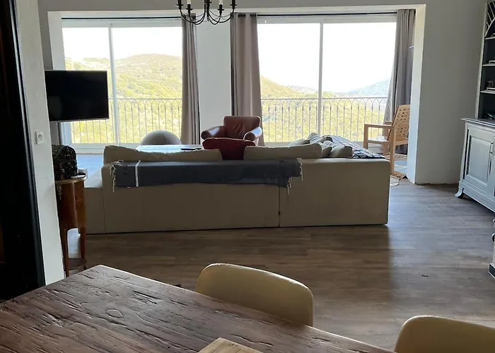 Avec Vue Et Piscine Privée *